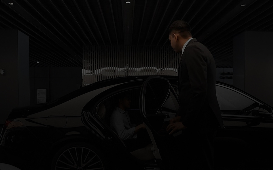 Personalized Airport Greetings with Luxury Chauffeur Transfers